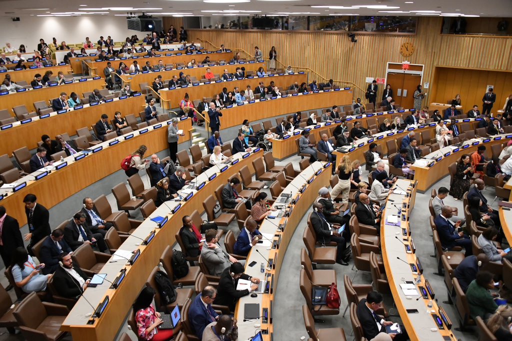 MFAThai's tweet photo. 🇹🇭DPM/FM @drparnpreeb shared #Thailand’s journey of #UHC &amp; stressed need to engage ppl in decision-making, invest in health, use social/technological innovations to improve service efficiency &amp; health equity, including UC Scheme-plus, at #HLM on #UHC #UNGA78🇺🇳. (21 Sep 23) https://t.co/w4Z0FaJqBn