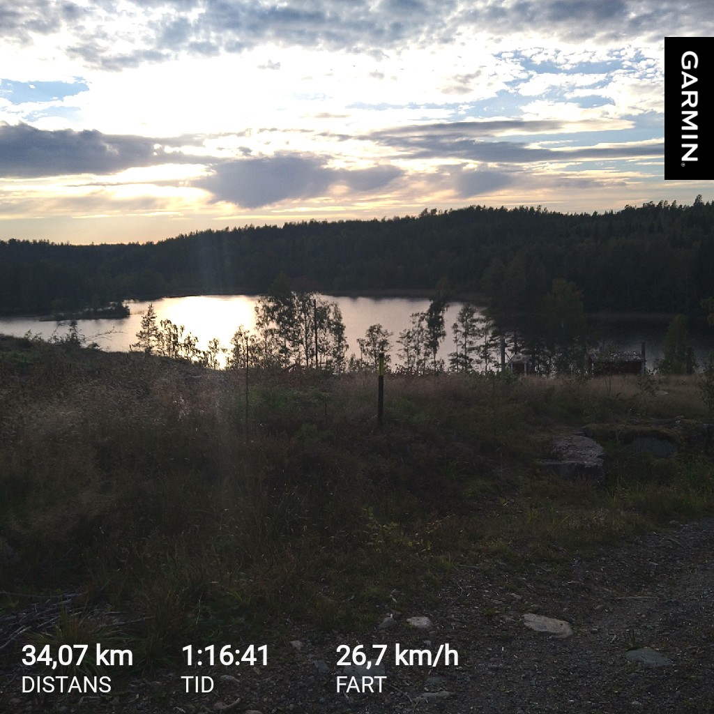 Lars_crona's tweet photo. Lite gravel ikväll!! #mb31 
#garmin #beatyesterday https://t.co/Hucx9Jwpqt