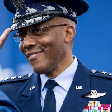 goRubenRuben's tweet photo. Oralé Good Morning Resisters 
Big hand of applause and 
Congratulations 
 AirForce General Brown
America’s Joint Chiefs Chair
Si Se Puede #GeneralBrown https://t.co/nyay1Vt5Ch