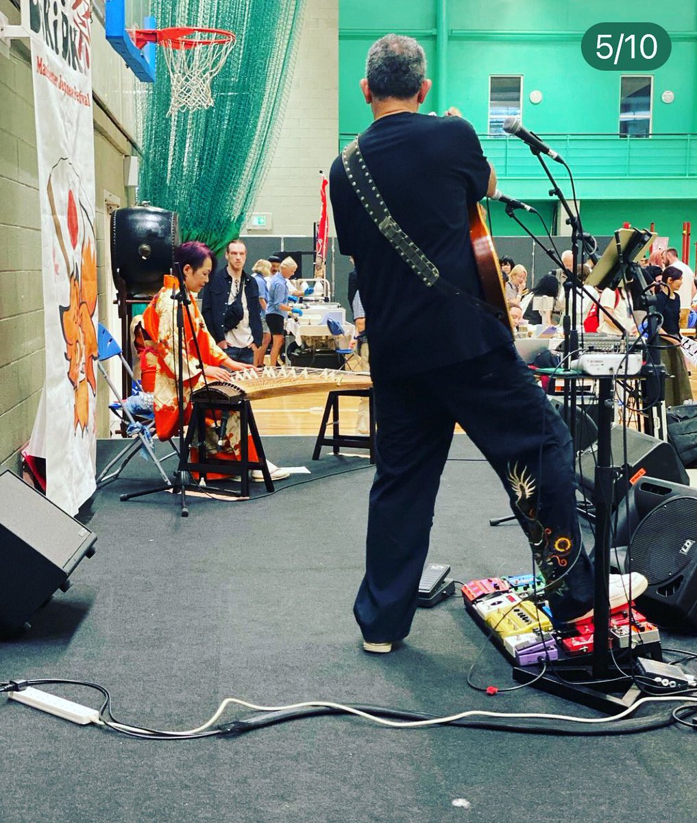 #LordOfTheStrings #koto &amp; #guitar go together! Ripping it up with my good friend #SumieOsaki  <a href="/DokiDokiFest/">Doki Doki Festival</a> in #manchester Dug out those Maharishi #dragon pants especially! 😝Next Aziz solo show:
Fri 29th Sep #levenshulme #mcr <a href="/talleyrandmcr/">The Talleyrand</a> 
Tickets:
seetickets.com/event/aziz-ibr…