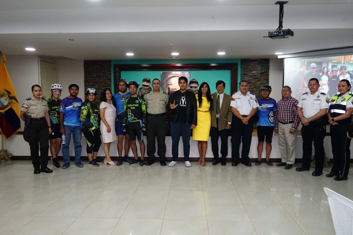 Por una movilidad sostenible e inclusiva, por calles para la vida nos unimos todos porque ¡Ecuador respire vida!🇪🇨

Semana de la movilidad #Diamundialsinauto #PEDALEO593

🗓️domingo 24 de Septiembre 
🕤 7 am
🏟️ estadio Alberto Spencer 
¡Aquí estamos Ecuador!