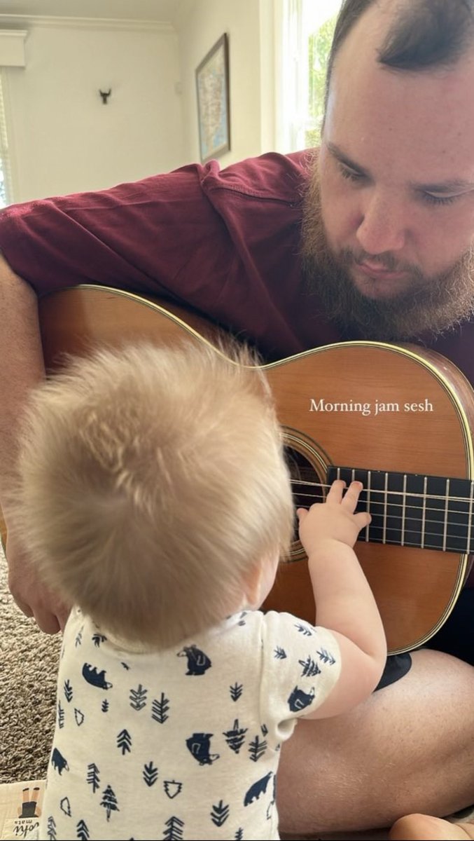 luke_combs7's tweet photo. @lukecombs I got a youngin' of my own
He's too young to understand it
When he gets a little older
Watching the stage where I'm standing
He'll know it's about him when he hears me sing
Til take you with me https://t.co/SyJB7EuG2w