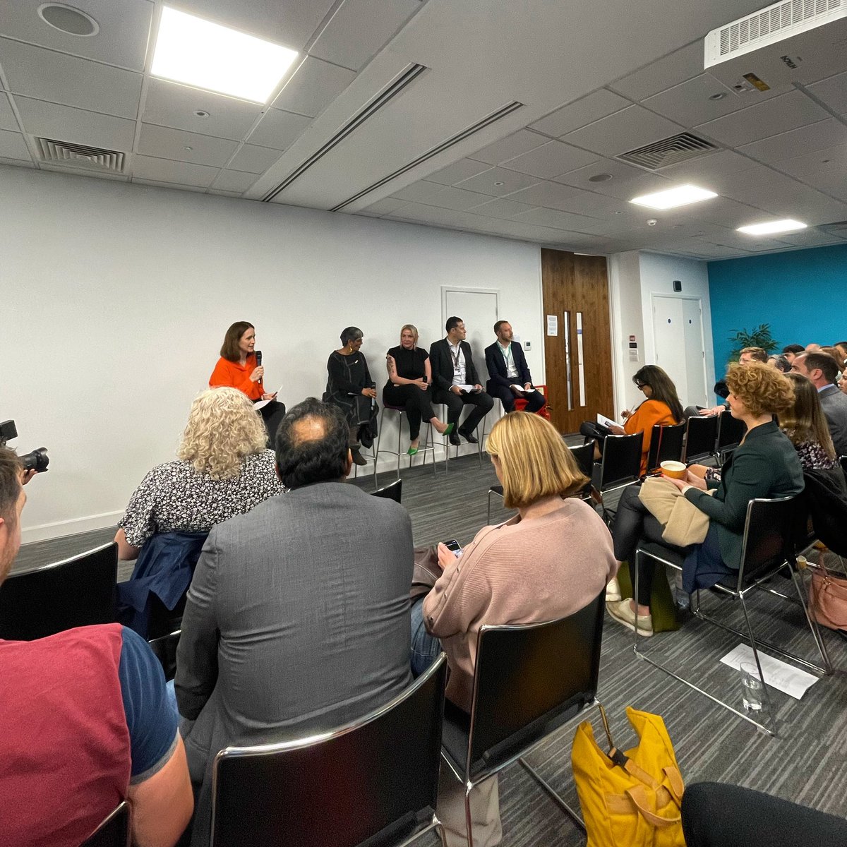 Launch of @LeedsCC_News Inclusive Growth Strategy 2024-2030 this morning at @HorizonLeeds with @eveyroo @tomriordan @JamesLewisLab @kullyLeeds2023 and more. Looking forward to contributing to what #InclusiveGrowth can look like for #EastLeeds and #arts #culture sector.