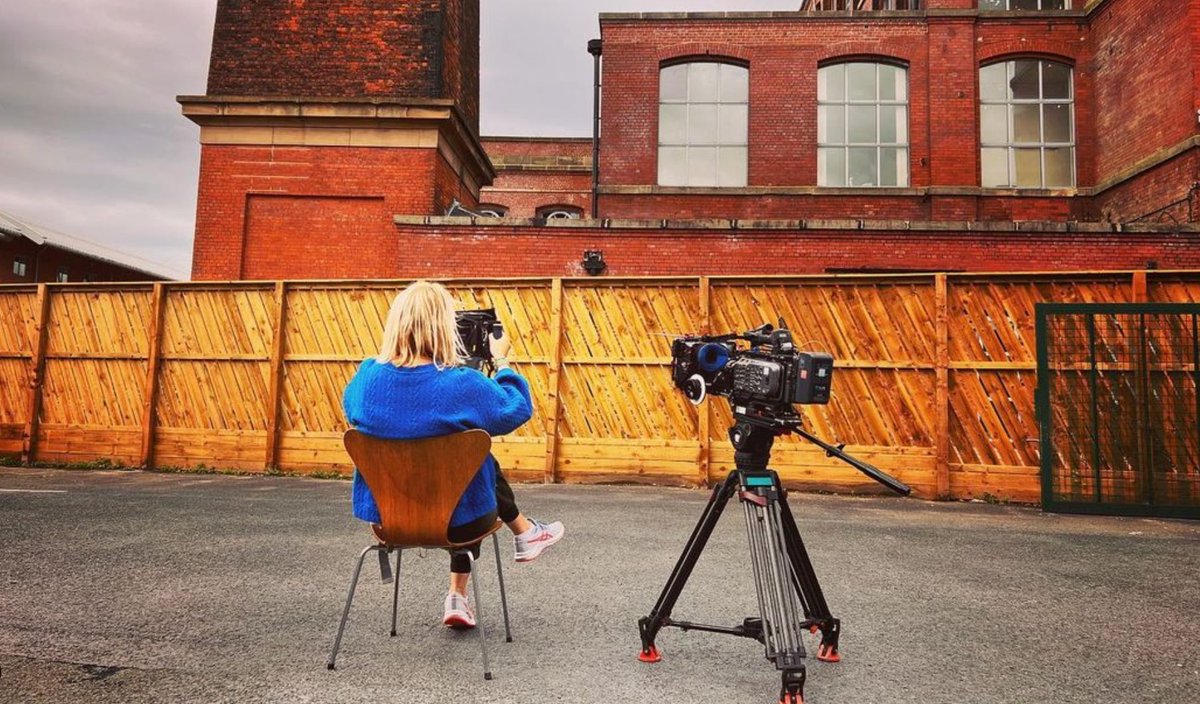 Comfortable Sony FX9 setup 🤩⁠
⁠
📸 IG: @neilkentcamera
⁠
#sony #sonycine #sonyfx9 #fx9 #assistantcamera  #cameradepartment #filmproduction #productionlife #focuspulleratwork #rentalhouse #camerarental #camerasetup⁠ #cleansetup⁠ #smallhd #cinert #tripod #cadrage