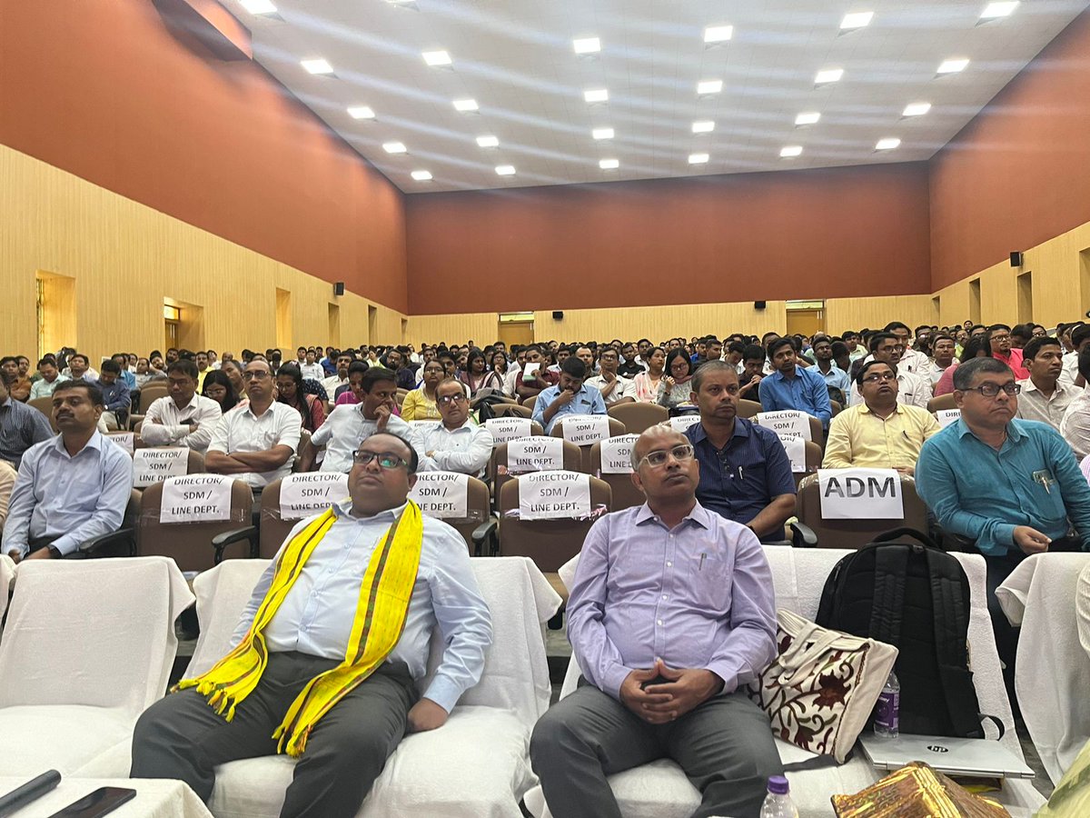 mopr_goi's tweet photo. The Writeshop organized at the #GramSwaraj Bhawan #PRTI #Agartala, was very knowledge-sharing and witnessed massive participation from the officers of the State #PRI Department. https://t.co/EY2ey1GUWL