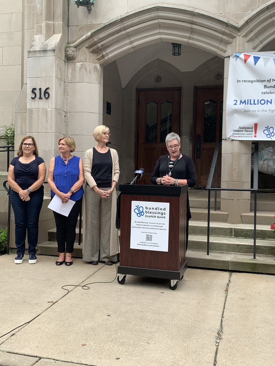 AhlquistCenter's tweet image. Excited to join Bundled Blessings Diaper Bank @DanielBiss and others in Evanston as they deliver their 2 millionth diaper! #EndDiaperNeed