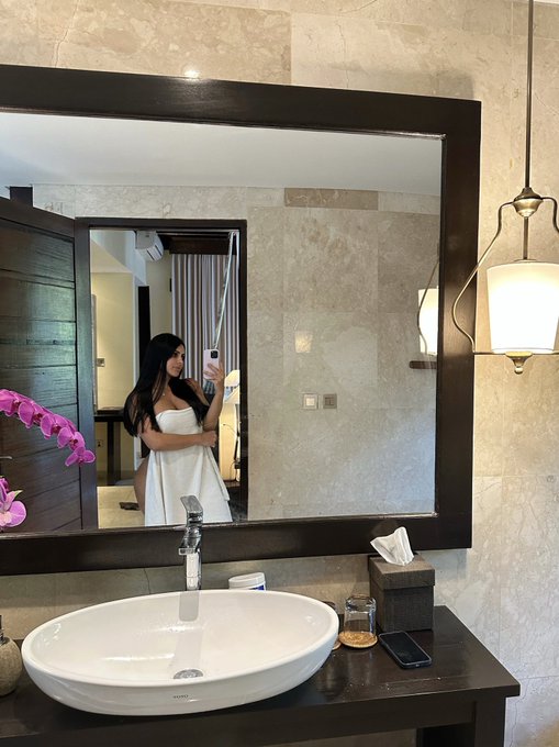 should i drop the towel? https://t.co/fHTxRAUMRT