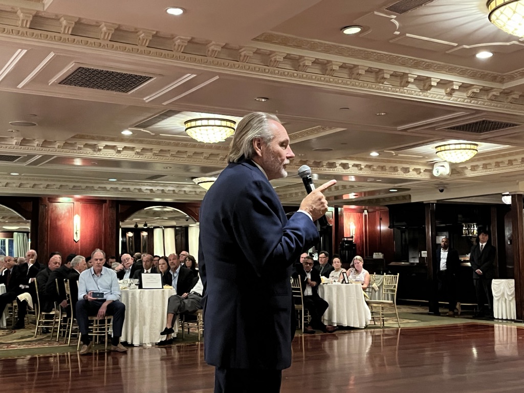 AI_LongIsland's tweet photo. Here's a few photos from last week's seminar with @JLL's @BobKnakal . Thanks again to Bob for his words of wisdom on the NYC CRE market! https://t.co/aaWNJt37TK