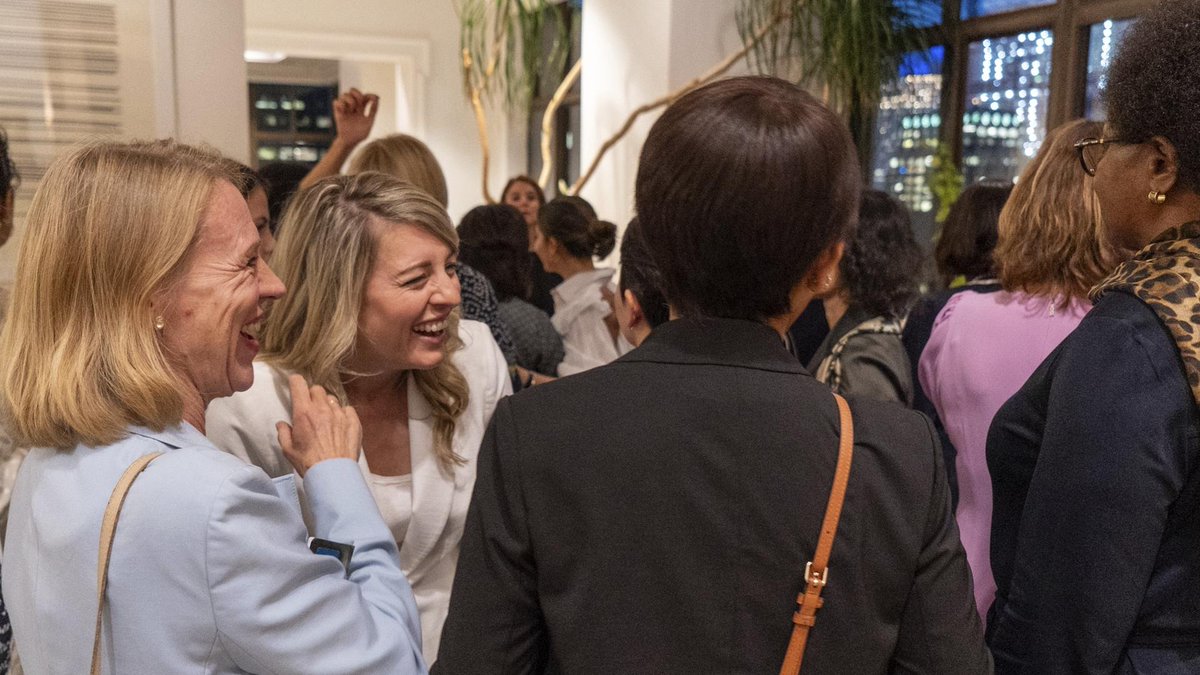 Mélanie Joly tweet media