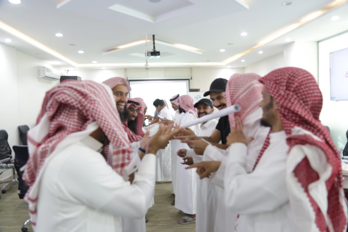 tanmiah_tabuk's tweet photo. اختتمت جمعية #شيم المرحلة الثانية من برنامج التحدي القيادي( الورش التدريبية) و المقدم من مجموعة بناء
@BenaaEDU
 وسط حضور وتفاعل قوي من المشاركين, الورشة كانت برعاية رصاف كافيه.
https://t.co/HUkasyZjOE

#تبوك 
#شيم https://t.co/WUkNNg3zgp