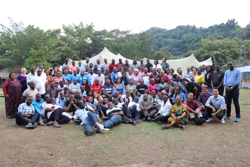 DikongueAngele's tweet image. 🎬Clap de fin de la retraite du personnel qui a eu lieu cette semaine à Zongo 🇨🇩

Au cours de cette retraite, nous avons échangé sur des thématiques clés comme l'éthique de travail, l'intégrité ou la gestion des conflits. Merci à tous les collègues pour votre participation!