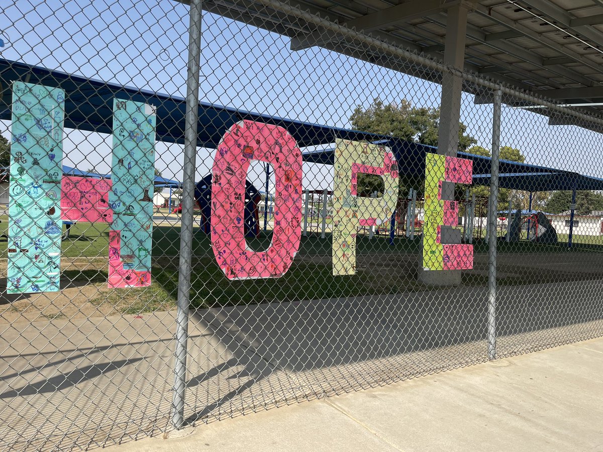 1dcccccc's tweet photo. This year, during our Suicide Prevention Awareness Week Activities our amazing Bear Cubs each chose to #BeThe1To spread messages of HOPE to share with other students, families, and our community. 🐻❤️

Thank you for this gift, we are in awe of your powerful impact Bear Cubs! https://t.co/vpX5sQQ00W