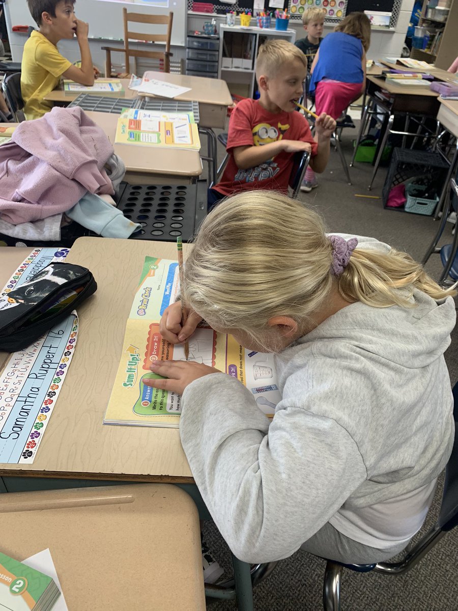 PrassPaxson's tweet photo. What tool do you use to measure a ruler? S-a ruler
What tool do you use to measure ice temperature? S-a thermometer 
What tools did you use to measure an Orange? S-a tape measure
@KetteringSchls #ScienceFusion https://t.co/Y5WiVDcHvC