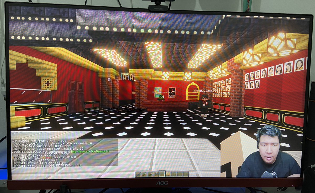 da_n_dy's tweet photo. Anjer baru nonton, ada yang bikin Theater JKT48 di server Minecraft bang Windah 😭😭😭 https://t.co/Jw0HxwjLjk