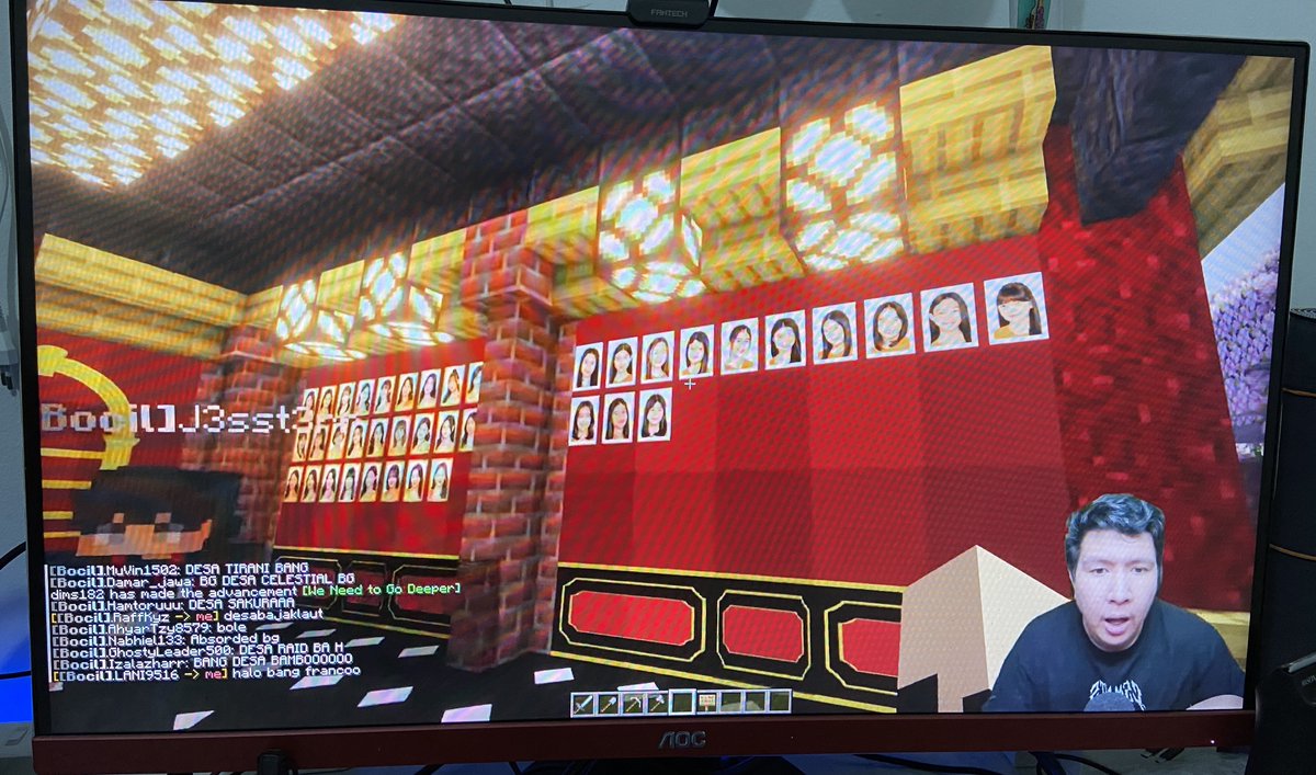 da_n_dy's tweet photo. Anjer baru nonton, ada yang bikin Theater JKT48 di server Minecraft bang Windah 😭😭😭 https://t.co/Jw0HxwjLjk