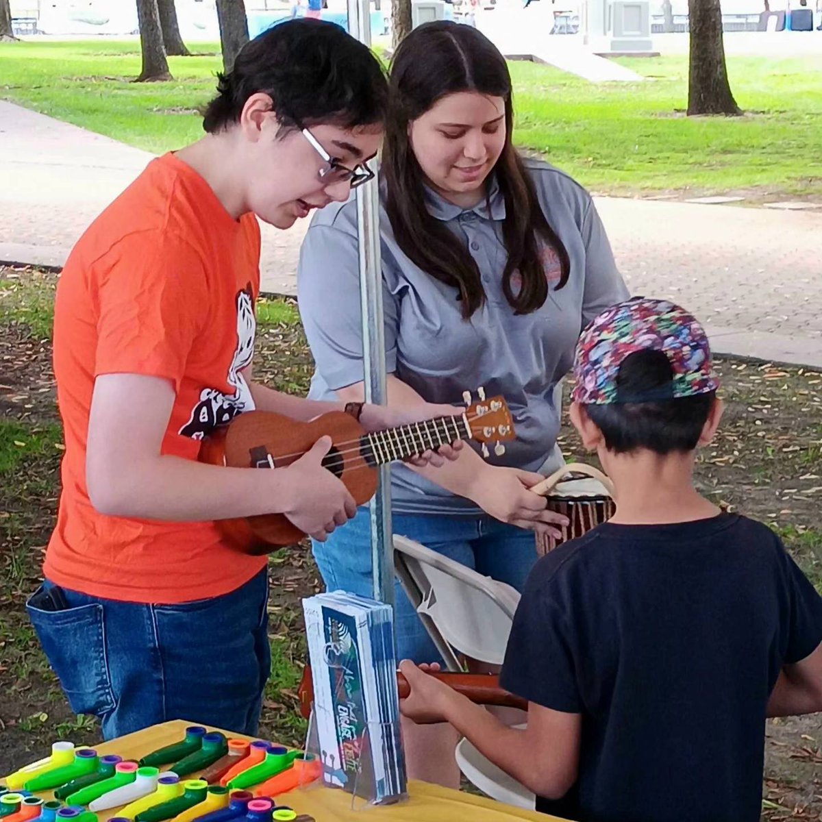 MusicAtPacific's tweet photo. We believe that @MusicAtPacific students should grow as #musicians AND #citizens, and be active in the #community. Recently @uopacific music ed students volunteered at @StktonSymphony instrument petting #zoo during @Recordnet Family Day @ the Park.
#pacificproud #musicatpacific https://t.co/2DijmOTBOb