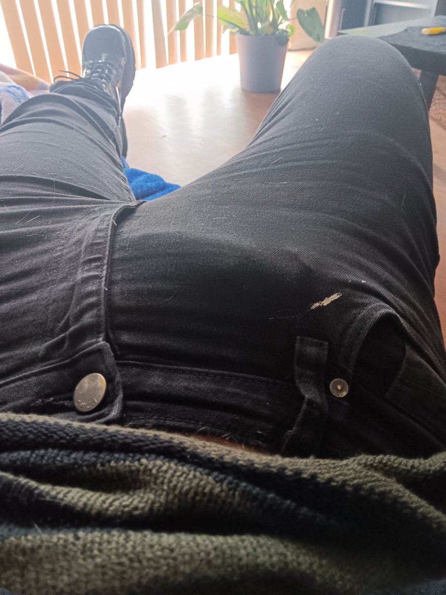 Camgetsitall's tweet photo. Tempted to start an OF to help pay for my London trip this summer 
#gay #gaynude #gaytease #gayporn #gaypiercings #findom #dick #gaygoth https://t.co/sObO9w2zhe