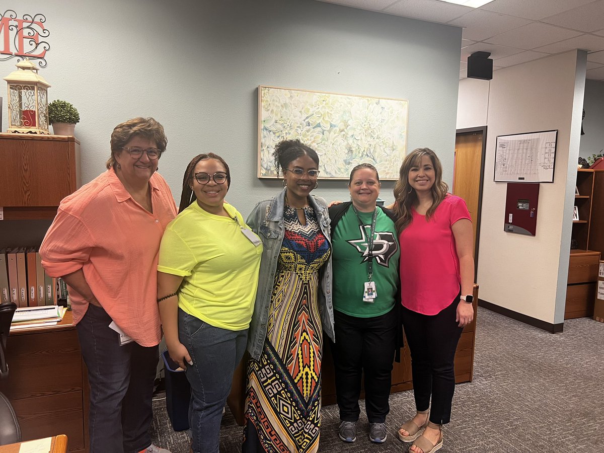 Rosemeade Elementary (@rosemeadeelem) on Twitter photo We are shining bright in our neon colors today, because we know that #everyminutecounts at Rosemeade Elementary. <a href="/CFBISD/">Carrollton-Farmers Branch ISD</a> #cfbproud We are shining bright in our neon colors today, because we know that #everyminutecounts at Rosemeade Elementary. <a href="/CFBISD/">Carrollton-Farmers Branch ISD</a> #cfbproud