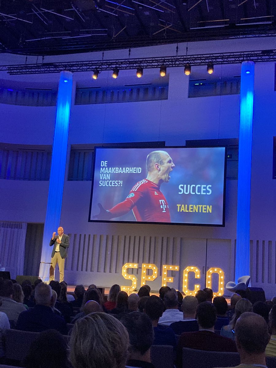 35 jaar <a href="/SPECO/">SPECO</a> , 14 jaar @cruyffacademy Tilburg, 25 jaar <a href="/bvvs/">BVVS</a> , tijd voor een mooi feest! Na kennissessies in de middag nu tijd voor een symposium. Met Toon Gerbrands, <a href="/EstherVergeer/">Esther Vergeer</a> en <a href="/merijnzeeman/">Merijn Zeeman</a> . Olv Joost Leenders. #SPECO #fontys