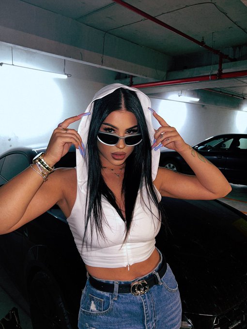 Watch Lucy Skkrr's leaked NSFW photo on TwXstars