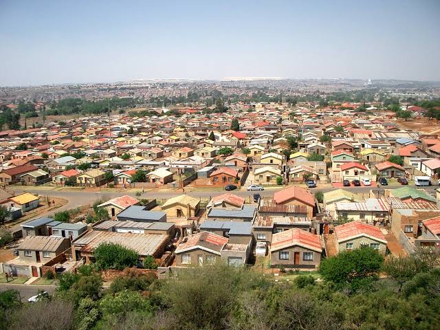 SabzerAzoh's tweet photo. Amalokishi babewakhe ngamabomu lapho okunqamula khona imithambho yomhlaba emibi (negative geomagnetic fields) lokhu kwenziwa ngamabomu, kwakwenzelwa ukuba kuphazamiseke i-bio magnetic energy (spiritual aura) yomuNtu oNsundu. Uma kukhulunywa nge negative geomagnetic fields... https://t.co/dHu0jsdvtk