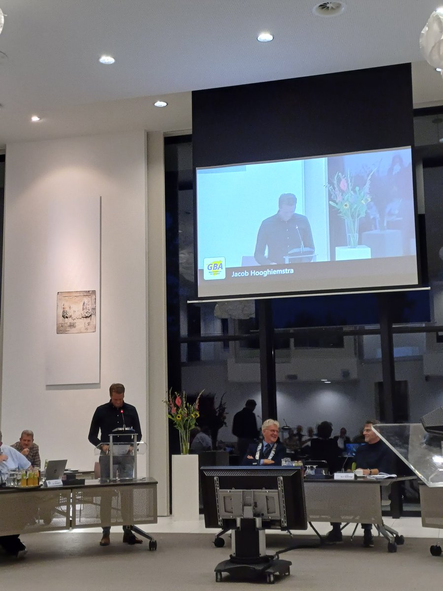 Us <a href="/HooghiemstraJ/">Jacob Hooghiemstra</a> oer de Nota Frysk taalbelied! 

#praatmarFrysk #❤️ #💙