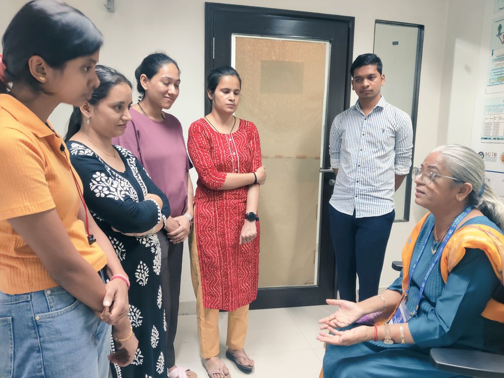 Day 3 OWOL <a href="/IGIBSocial/">CSIR-IGIB</a> 
Along with the Industry day, we also had a visit of MD scholars from <a href="/cbpacsoffical/">Ch. Brahm Prakash Ayurved Charak Sansthan</a>  who took keen interest in the area of interdisciplinary research. Looking more for such opportunities &amp; discussions
#OWOLIGIB
