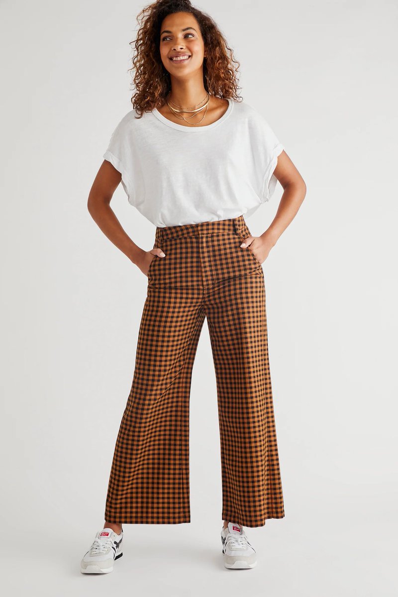 maia is wearing 

• free people mott street trouser 
   - $89.60 (on sale!)

🔗: shopgiltandgossamer.com/products/free-…