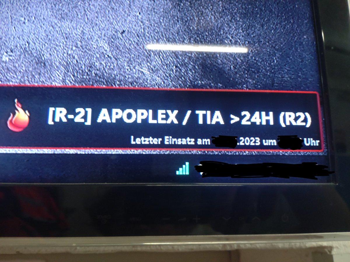 PolyIntox's tweet image. NotSan: Wir wollen mehr Verantwortung
BuReg: lass Mal große Schritte Richtung Paramedicsystem machen
ÄLRD: A Schlägle? Scho üba 24h? Da gibt's a Neeef!