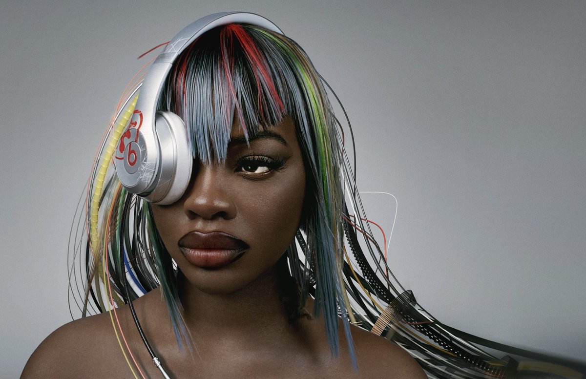 trashboy_______'s tweet image. Beats by Dre x Mowalola.