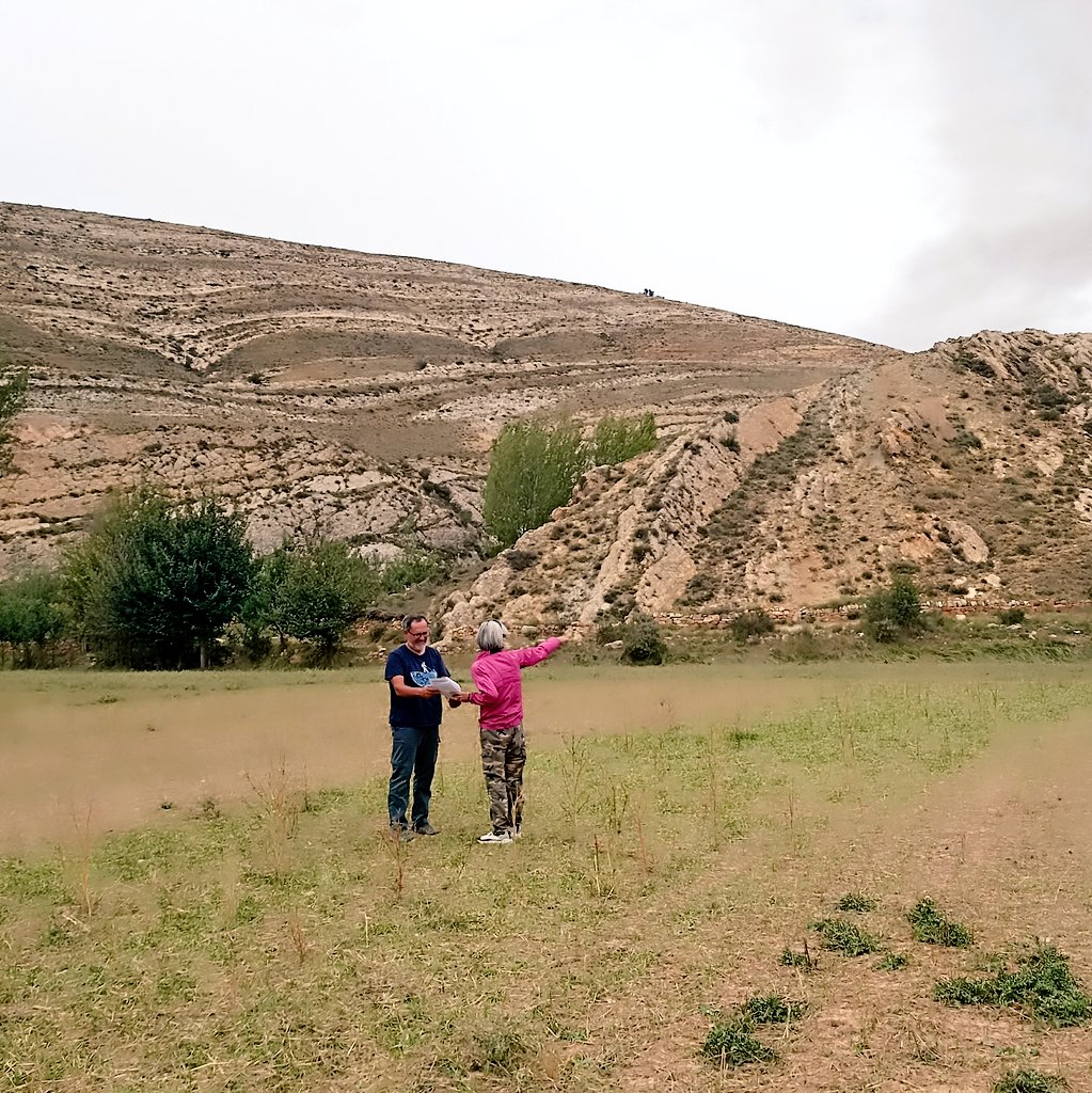 sedi_mental's tweet photo. Checking the last details for the next @sedimentology Summer School 2023 with the great @MarcosAurell and Beatriz Bádenas from @unizar, in the excellent exposures of Mesozoic mixed siliciclastic-carbonate successions of @PCMaestrazgo! https://t.co/05QosSCXqp