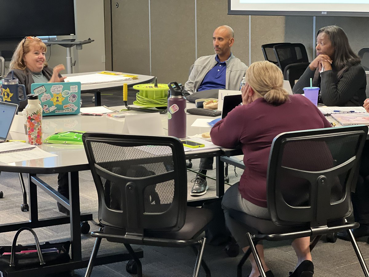 JaniceMCase's tweet image. Let’s play….
“Can you identify the facilitator?”
Learning is social- and social means that the learners are driving!
THAT is what happens when @CtrEdEcon engages adults in our partner districts. 
How does adult learning look in your district?
#learningtoleading #nisl