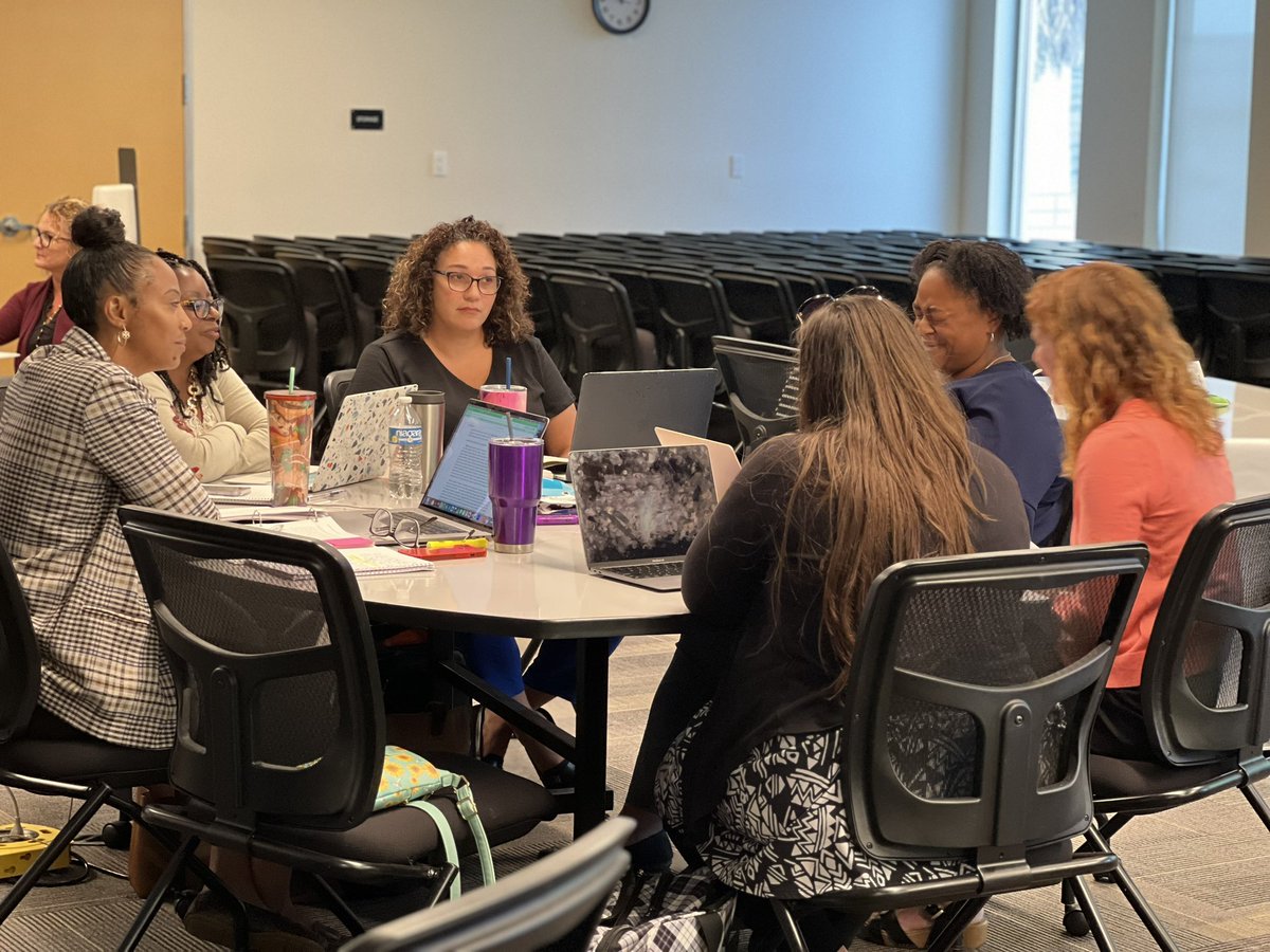 JaniceMCase's tweet image. Let’s play….
“Can you identify the facilitator?”
Learning is social- and social means that the learners are driving!
THAT is what happens when @CtrEdEcon engages adults in our partner districts. 
How does adult learning look in your district?
#learningtoleading #nisl