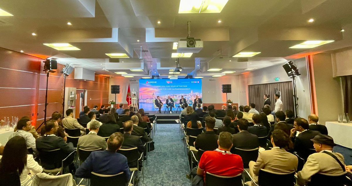 AmbSuisseMaroc's tweet photo. Performance remarquable de @MoroccoNow_Ofcl à #Zürich. Réunions bilatérales avec les multinationales &amp; PME🇨🇭. Conférence avec salle pleine démontrant encore 1x l’intérêt des firmes🇨🇭pour le #Maroc. @amdie_agency @MezzourR @mohcine_jazouli @CGEM_MA @SECO_CH @SGE @CCSMaroc https://t.co/NS6Rd2VHVX