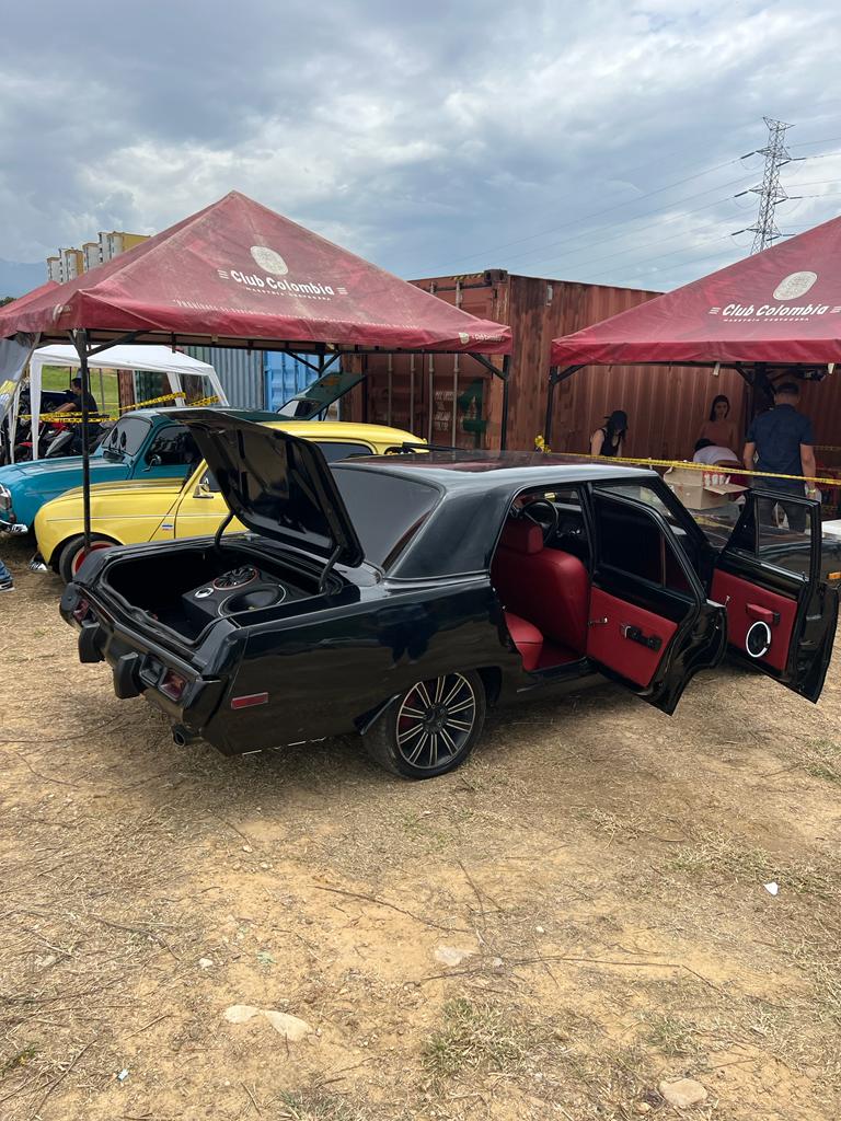 Será que lo recibimos en un negocio ??? Como lo ven Dodge dart mod 73 #DodgeChallenger