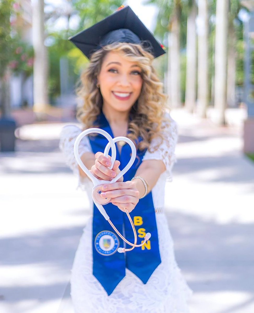 chamberlainedu's tweet photo. Follow your heart. It knows the way 💙💛.

📸 #ChamberlainGrad Kassandra S. (BSN 🎓 September 2023) #ChamberlainMiramar #NursingSchool https://t.co/MhRhbZmwfL