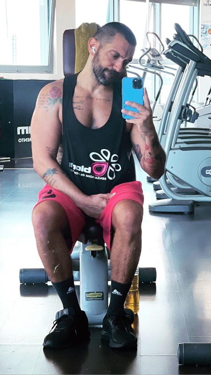 charm3d77's tweet photo. Late Workout done ✔️ 
#lateworkout #workout #gym https://t.co/HTrJW2xd8f