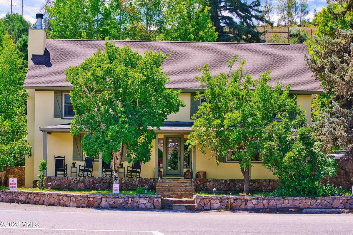 smsold's tweet image. Back on the Market by @GatewayLand two iconic establishments: the renowned Wolcott Yacht Club restaurant and the charming Wolcott Inn. Fully operational restaurant has seen substantial upgrades. Unique chance to own a piece of Colorado history. gatewayland.com/listing-detail… #wolcott