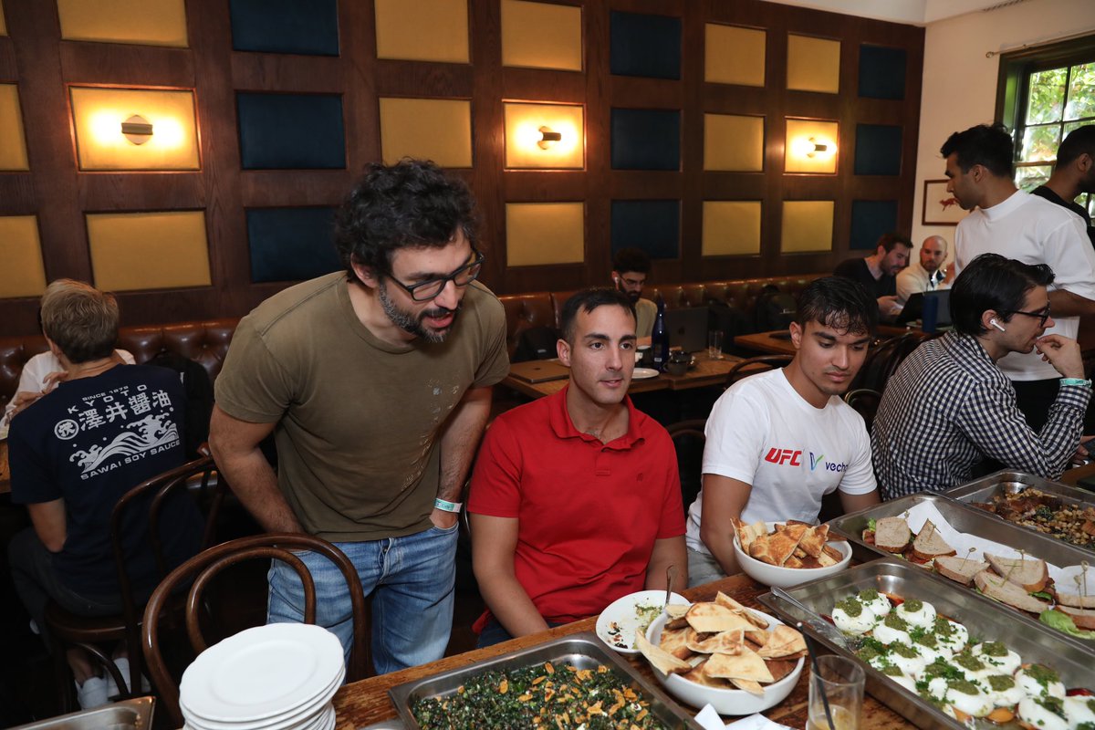 Meanwhile at the hacker café ✨
A big thank you to <a href="/AleoHQ/">Aleo</a> for supporting 💙