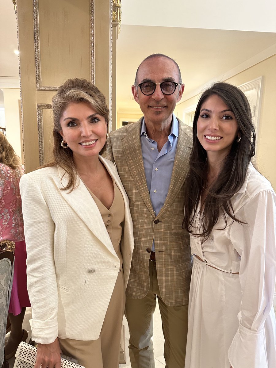What a pleasure to see both at this event. What a great day. #womenlifefreedom @pawc_la <a href="/yasmine/">Yasmine Richard</a>.pahlavi @noorzpahlavi