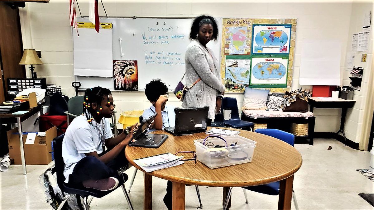 A big shout out from Mrs. Reece to Ms. Calhoun for helping her get the kids started on BreakoutEDU

#teamECISD #HornedFrogStrong #BowieMSOdessa #BowieMSSocialStudiesSignificance