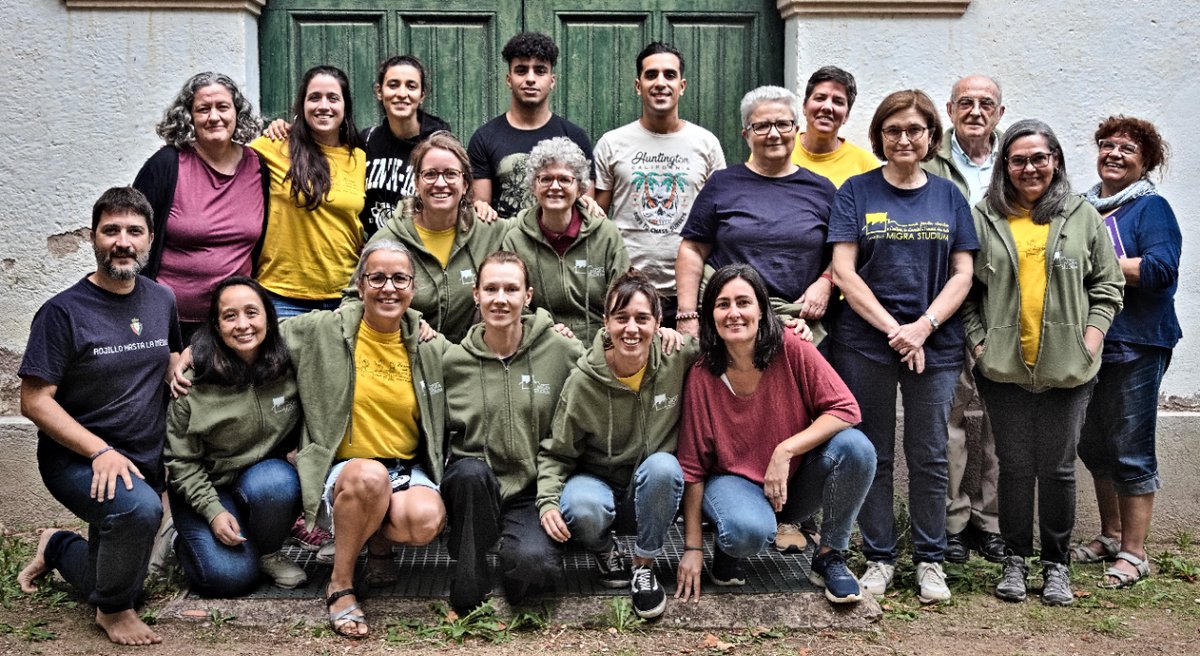 MigraStudium's tweet image. 🤗 Us presentem l'equip tècnic de Migra Studium qui, junt amb més de 250 voluntaris i voluntàries, treballa en favor de la #dignitat i els #drets de les persones migrants que arriben a l'entitat.
Subscriu-te al butlletí per estar al dia del que fem fms.crm.socialsj.cat/subscripcio