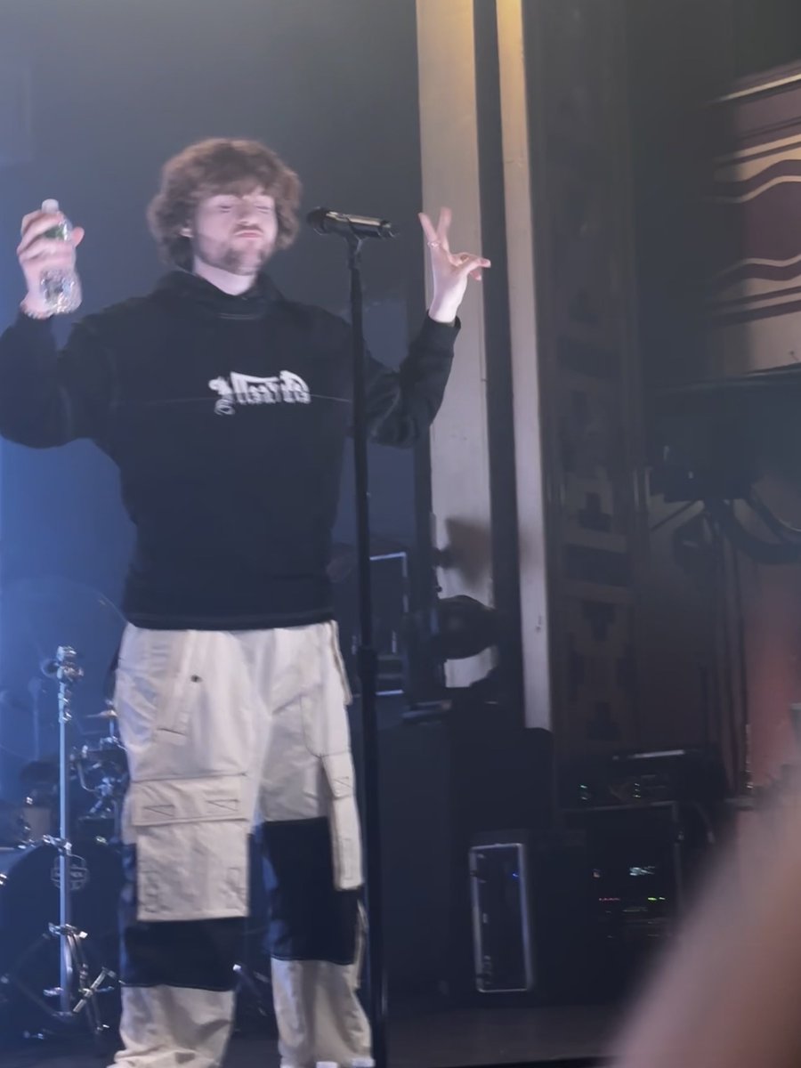 shiaᵕ̈ tweet media