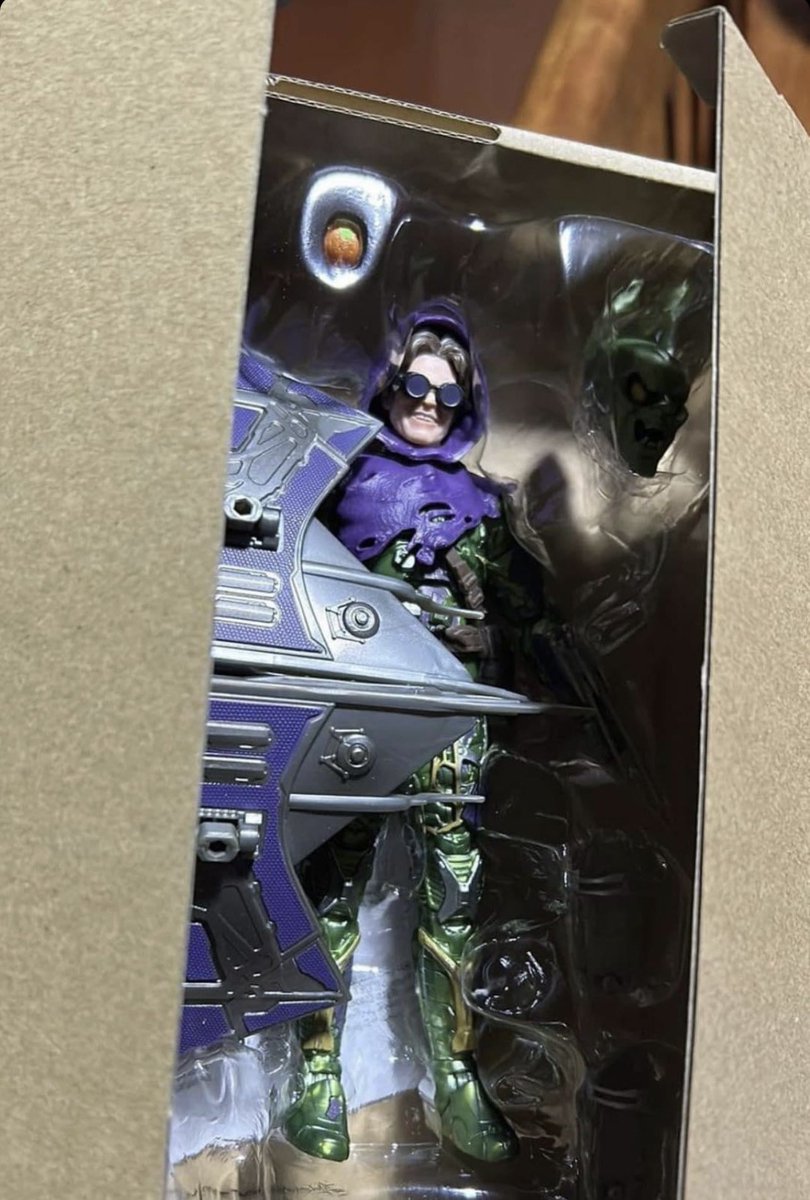 MarvelLegendsHQ's tweet photo. Better quality picture of Marvel Legends Spider-Man: No Way Home - Green Goblin!

#Marvel #MarvelComics #MarvelLegends #GreenGoblin #SpiderMan #NoWayHome https://t.co/NHBTc3bTwf