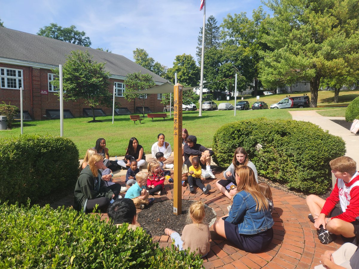 mfsfox's tweet image. The Moorestown Friends School community celebrated International Day of Peace today. Many gatherings took place at the Peace Pole, including Lower School classes who enjoyed read alouds by their teachers of books about peace. #internationaldayofpeace2023