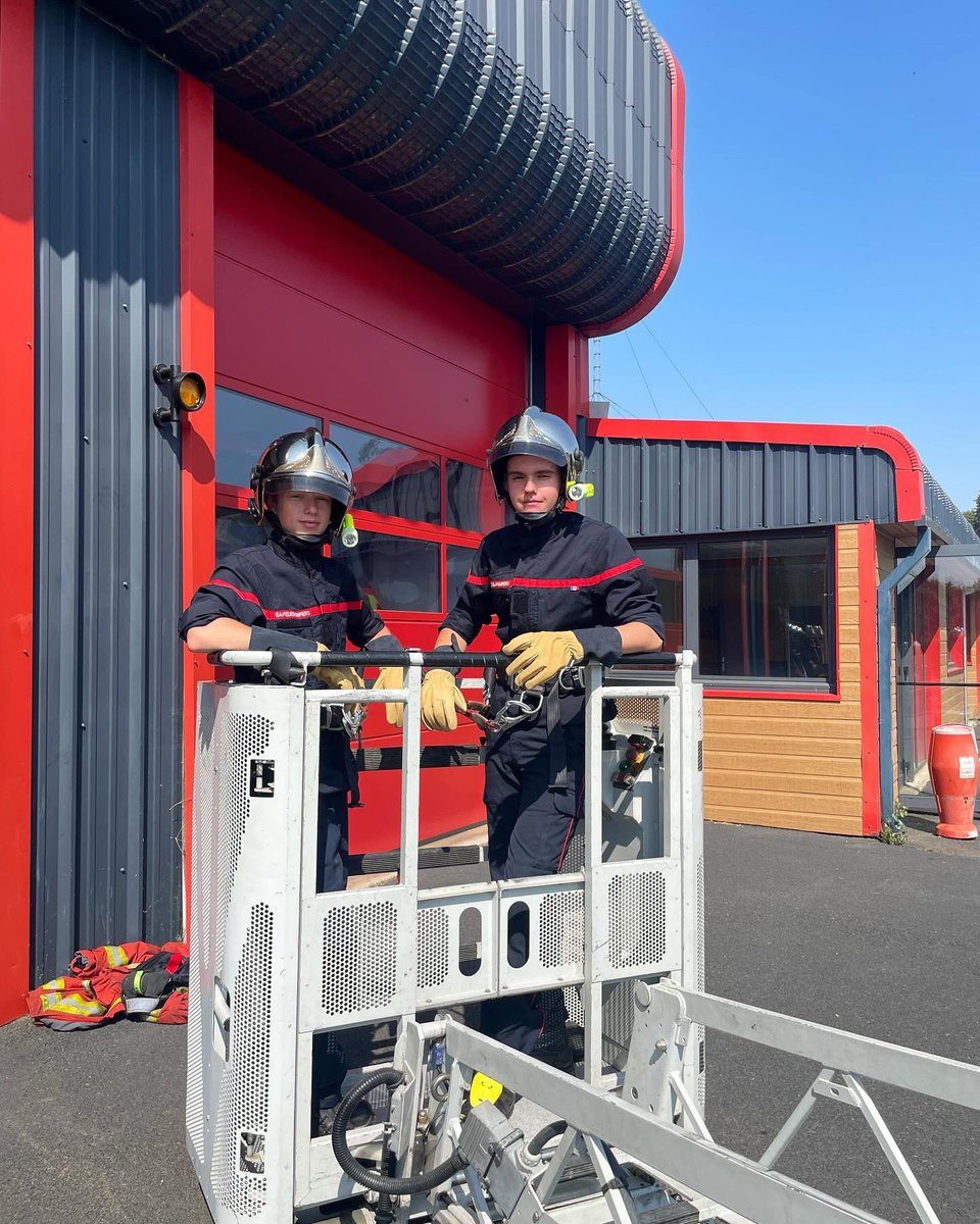 #MercrediPhoto 📸

Les jeunes titulaires du brevet sont en transition entre la formation des JSP et l’intégration en tant que SPV.
Les voici en train de passer le module de formation EPA, faisant partie des modules de formations complémentaires au BNJSP.