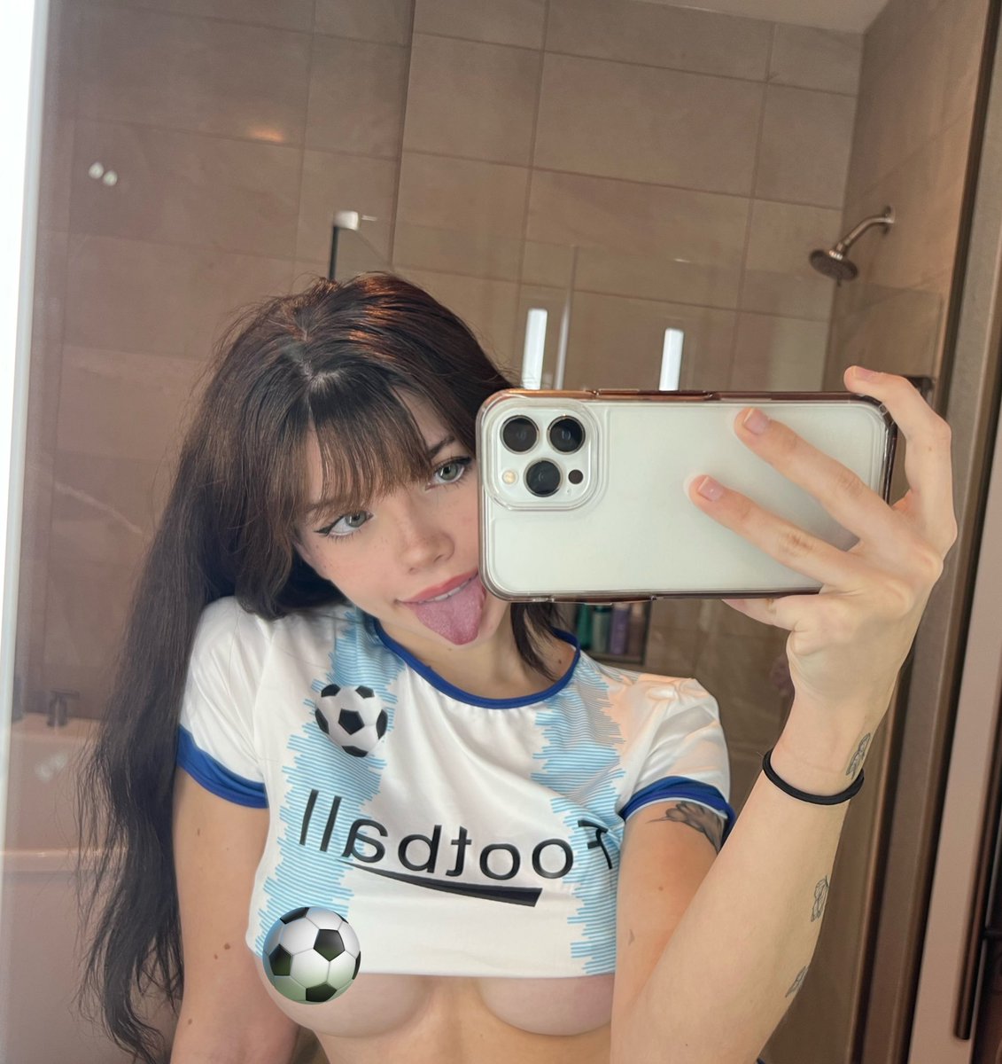 posting nudes if liverpool loses 🫣 https://t.co/CQxOM7UMXf
