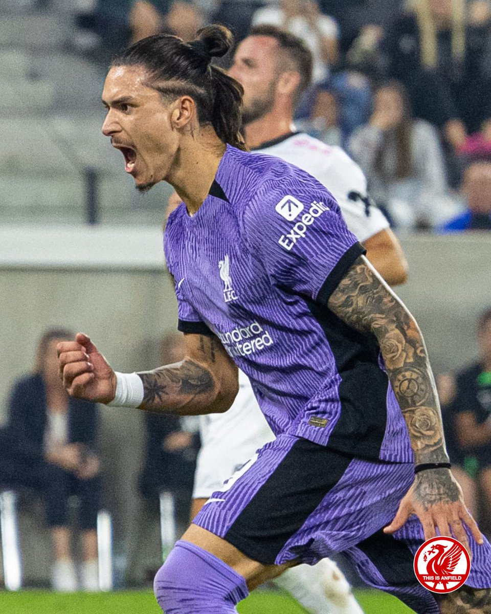 thisisanfield's tweet photo. 9️⃣0️⃣ minutes for this man tonight.
Five minutes of added time are being played as the away end belt out You'll Never Walk Alone. ❤️
1-3, 90’ | #ASKLFC https://t.co/vHOVzkf7M4