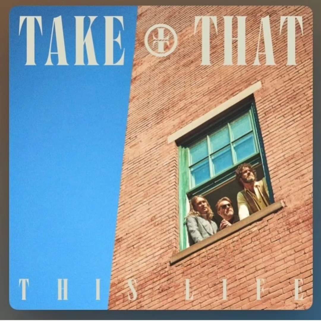 TakeThatSpain's tweet photo. Aquí ya nos habían chivado el título😂😂 #takethat #markowen #howarddonald #windows #thislife https://t.co/ll75mIULNz