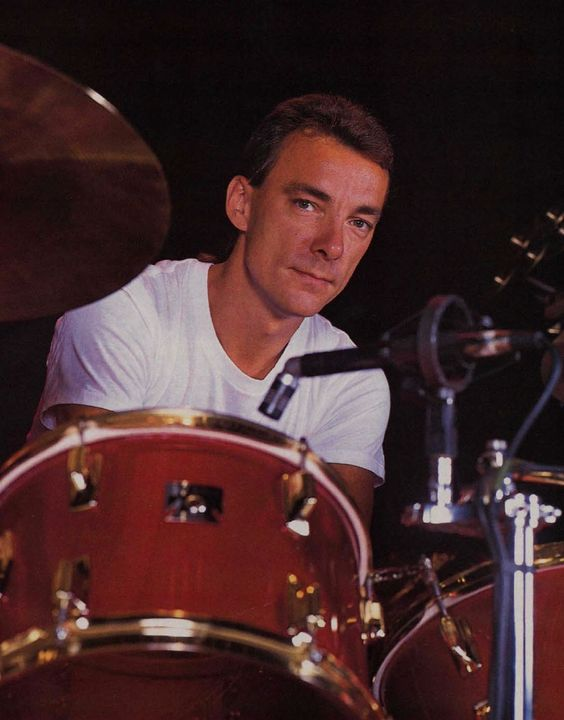 ReturnofR's tweet photo. Neil Peart OR Charlie Watts? #Rush #RollingStones https://t.co/50tSR0lR7E https://t.co/Pxnnwzw8JQ